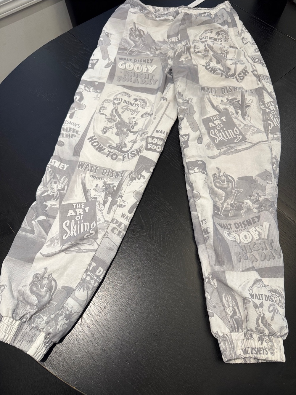 Disney Light Gray Goofy Comic Jogger Sweatpants